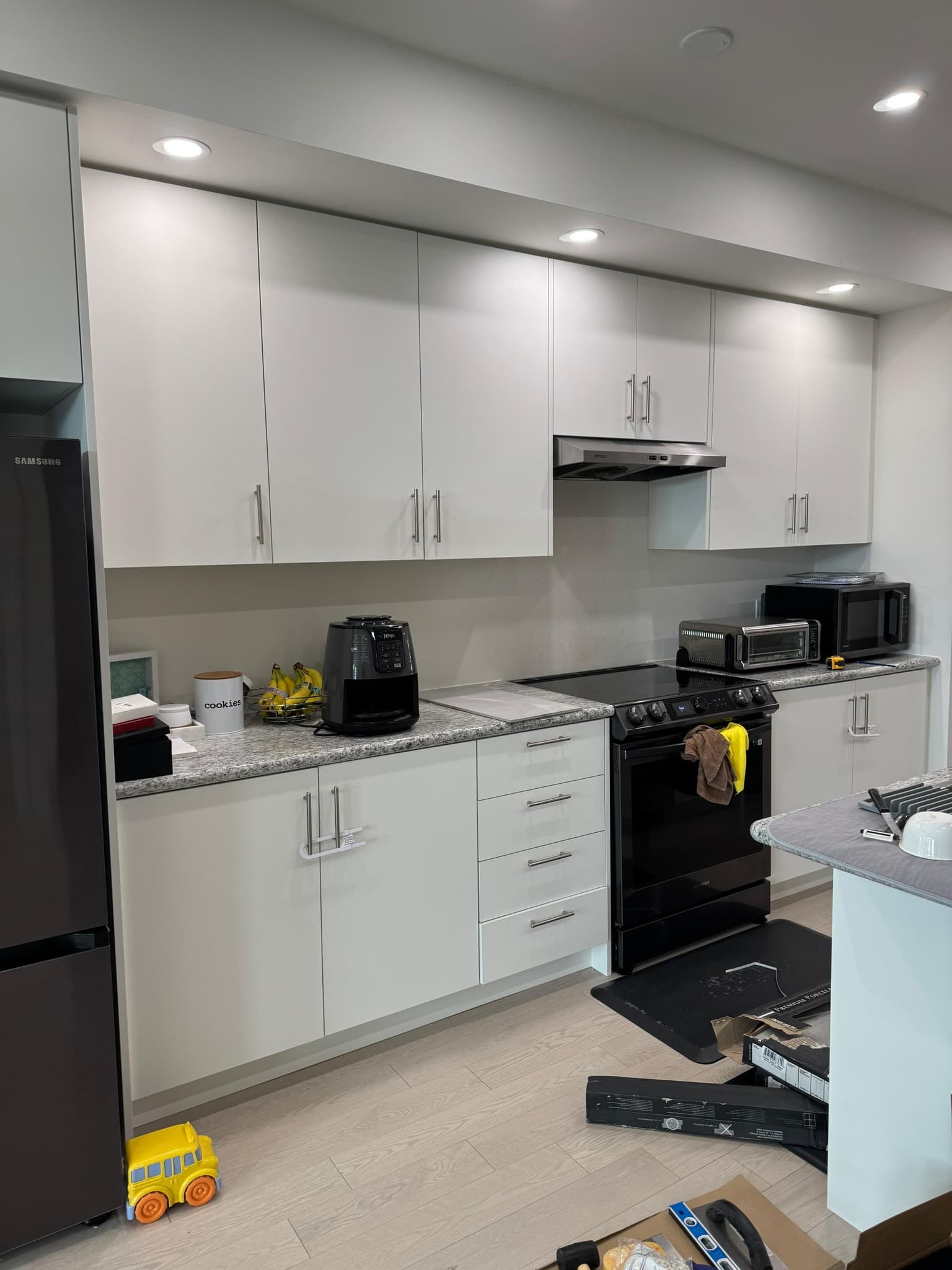 Kitchen Backsplash Tiles before renovation
